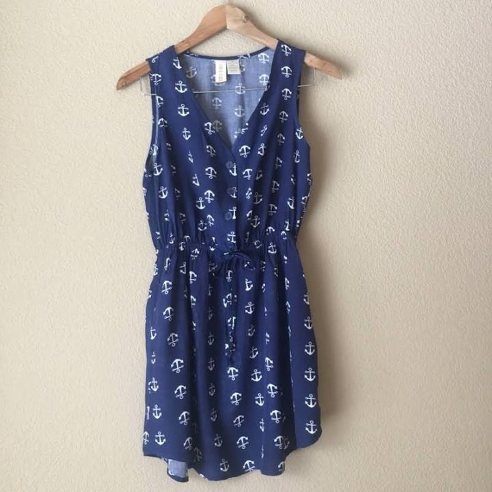Navy, anchor print, classy summer dress! ⚓️